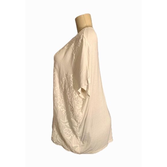 Curvations + 2X Eggshell Embroidered Floral Sheer Lined V-Neck Short Sleeve Top - Picture 5 of 6